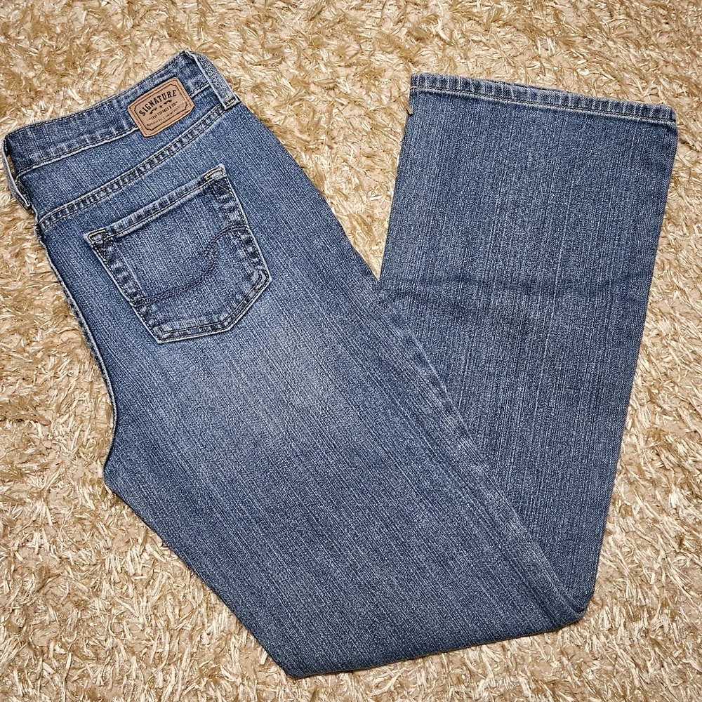 Misses Levi's Signature Mid-rise Bootcut Denim Jeans in Classic Blue